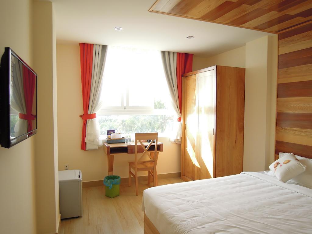 Gia Huy Hotel Дуонг-Донг Экстерьер фото
