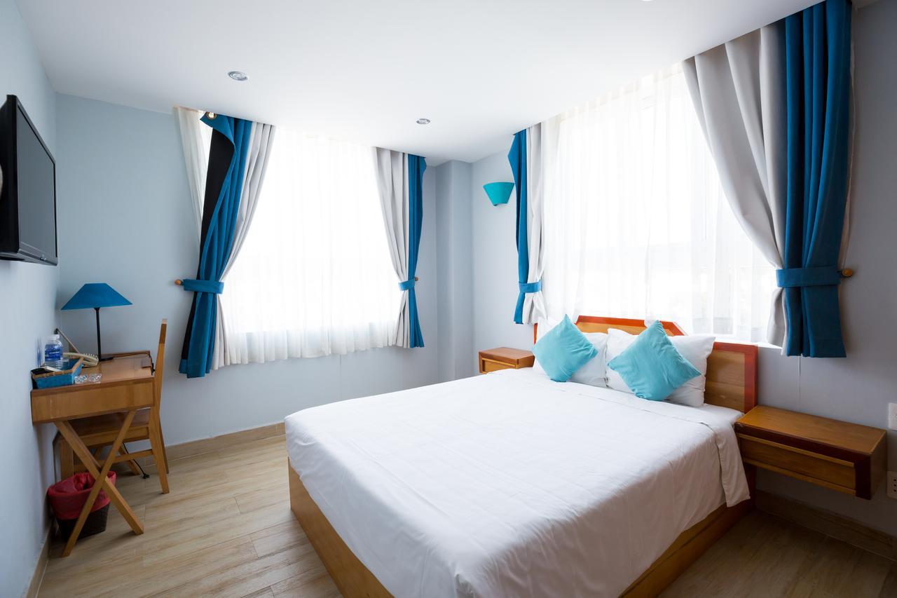 Gia Huy Hotel Дуонг-Донг Экстерьер фото