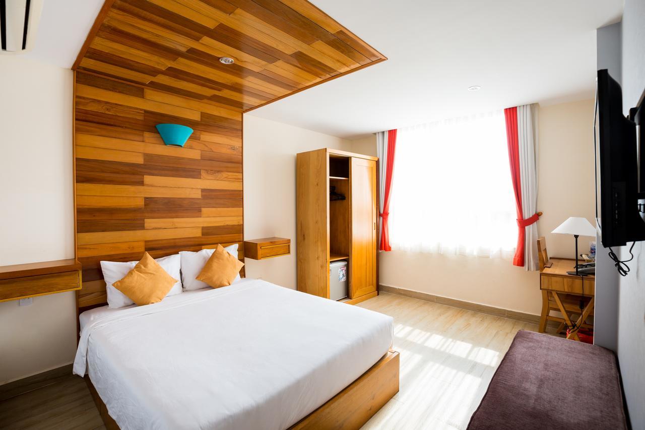 Gia Huy Hotel Дуонг-Донг Экстерьер фото