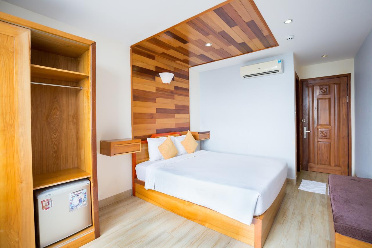 Gia Huy Hotel Дуонг-Донг Экстерьер фото
